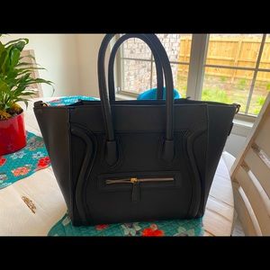 Beautiful black tote!